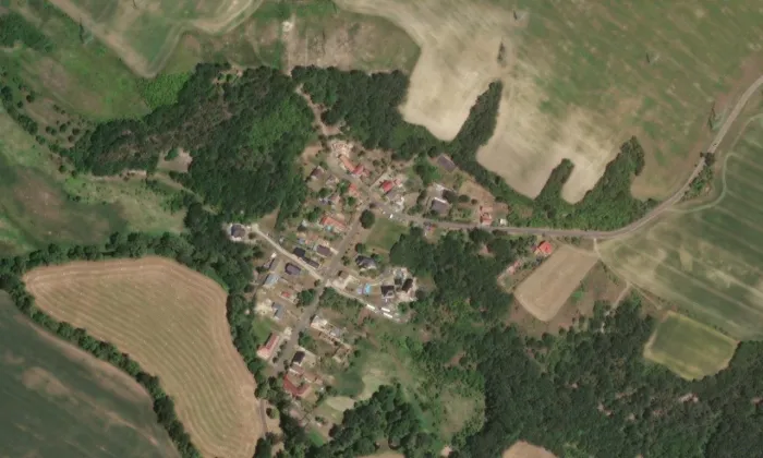 Kostel svatého Jakuba Staršího (Bílence) – letecký pohled