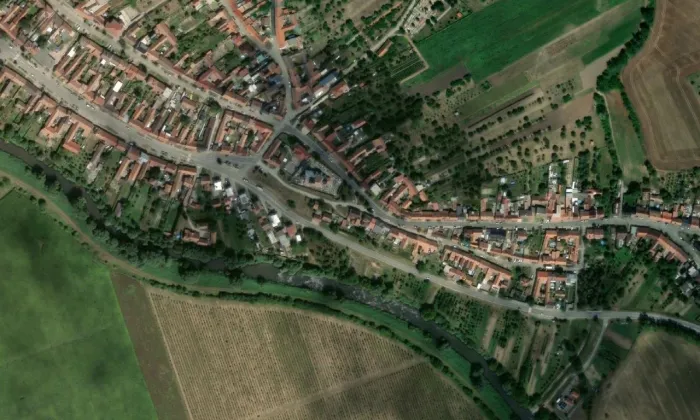 kostel svatého Jakuba Staršího (Nosislav) – letecký pohled