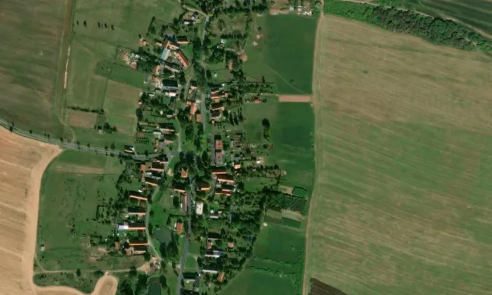 Kostel svatého Jakuba Většího (Močidlec (Pšov)) – letecký pohled