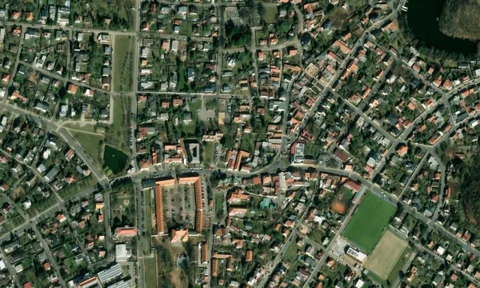 kostel svatého Jakuba Většího v Kunraticích – letecký pohled
