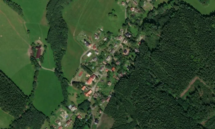 Kostel svatého Jana Křtitele (Markoušovice) – letecký pohled