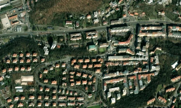 Kostel svatého Jana Nepomuckého (Košíře) – letecký pohled