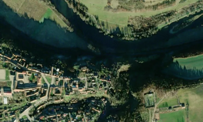 Kostel svatého Jana Nepomuckého (Tetín) – letecký pohled