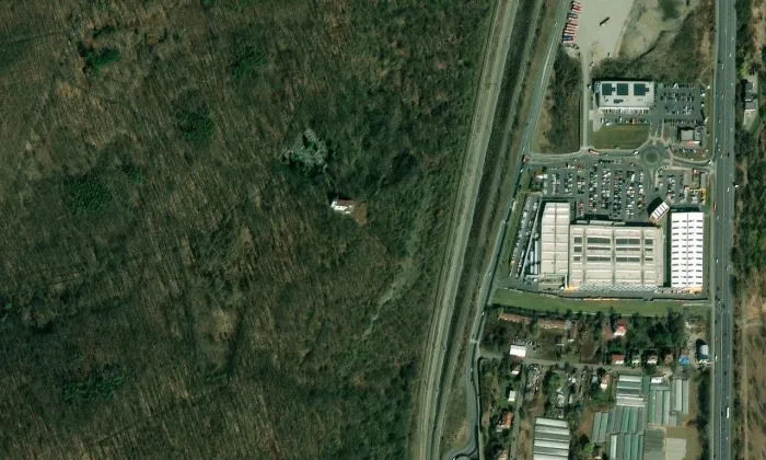 Kostel svatého Jana Nepomuckého (Velká Chuchle) – letecký pohled