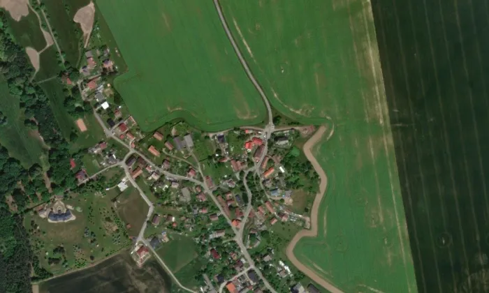 kostel svatého Jiří (Hrádek) – letecký pohled