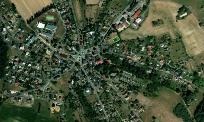 Kostel svatého Jiří (Jenišovice) – letecký pohled