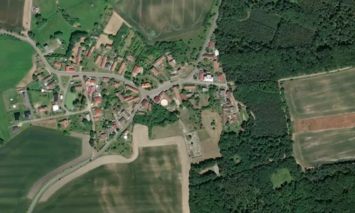 kostel svatého Jiří (Vápno) – letecký pohled