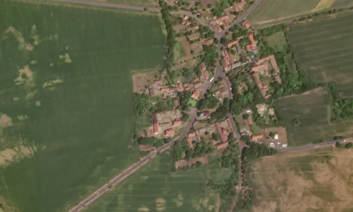 Kostel svatého Kříže a Všech svatých – letecký pohled