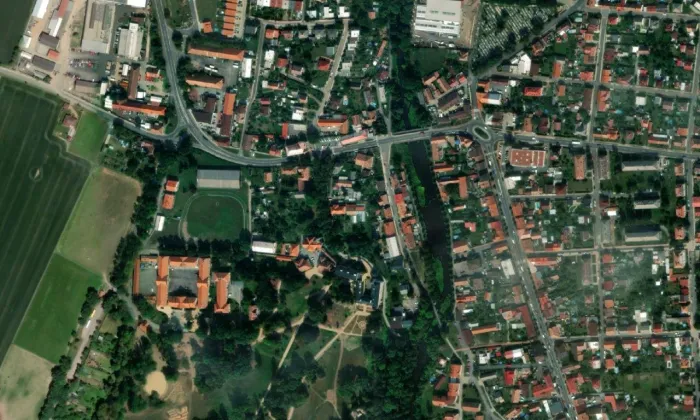 kostel svatého Martina ve Slatiňanech – letecký pohled