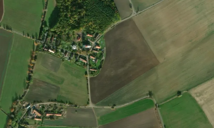 Kostel svatého Matouše (Hradíšťko) – letecký pohled