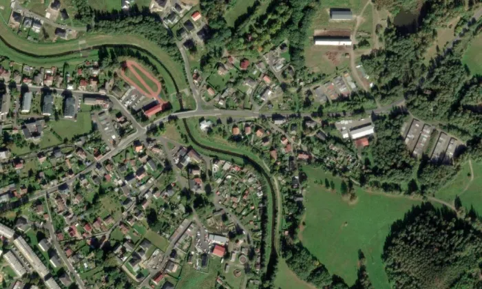 Kostel svatého Michaela (Nová Role) – letecký pohled