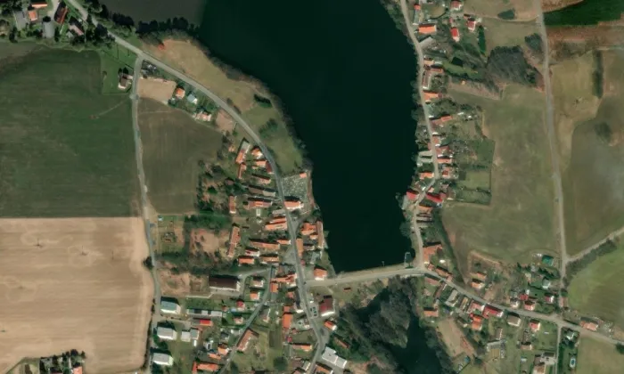 Kostel svatého Mikuláše (Lnáře) – letecký pohled