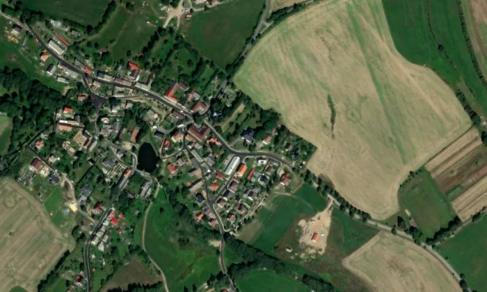 kostel svatého Mikuláše (Smrčná) – letecký pohled