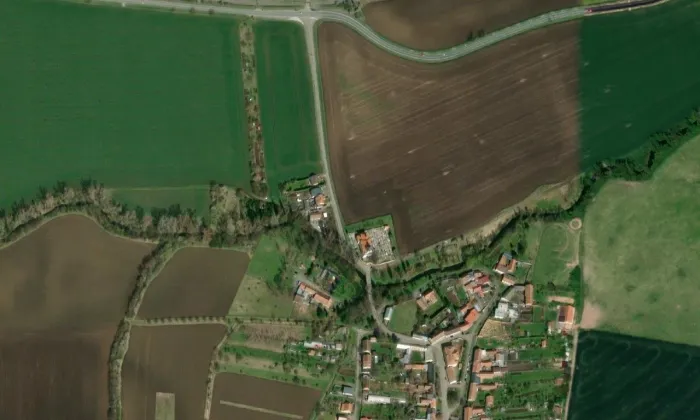 Kostel svatého Mikuláše (Topolany) – letecký pohled