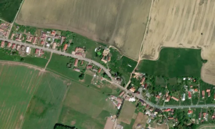 kostel svatého Mikuláše (Veliny) – letecký pohled