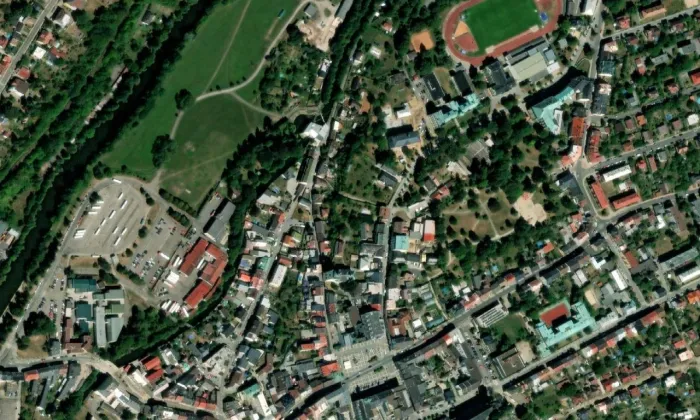 Kostel svatého Mikuláše v Turnově – letecký pohled