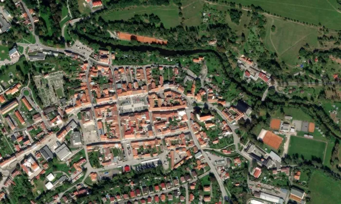 kostel svatého Petra a Pavla (Kaplice) – letecký pohled