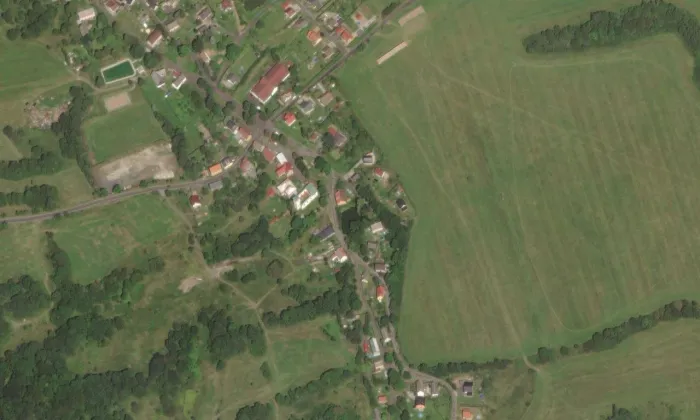 Kostel svatého Petra a Pavla (Krásný Les) – letecký pohled
