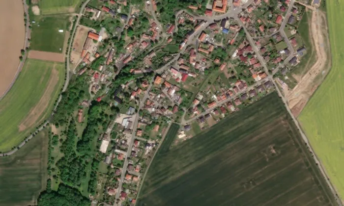 Kostel svatého Petra a Pavla (Nebovidy) – letecký pohled