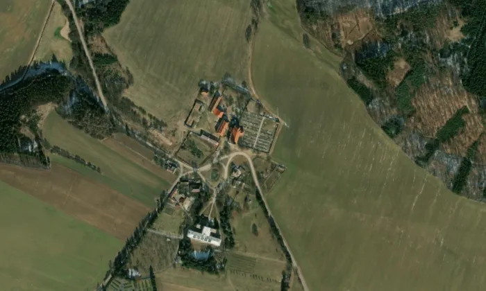 kostel svatého Petra a Pavla (Velký Újezd) – letecký pohled