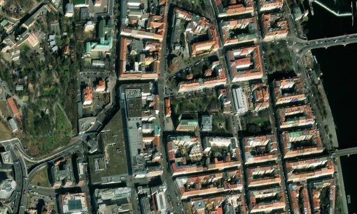 Kostel svatého Václava na Smíchově – letecký pohled