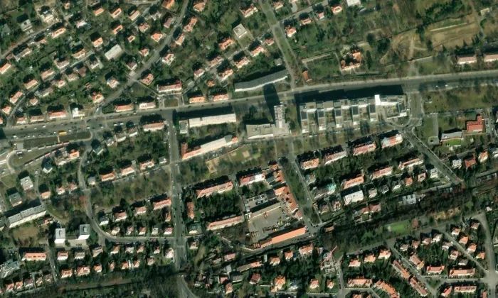 Kostel svatého Václava v Dejvicích – letecký pohled