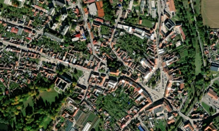 Kostel svatého Vavřince (Dačice I) – letecký pohled