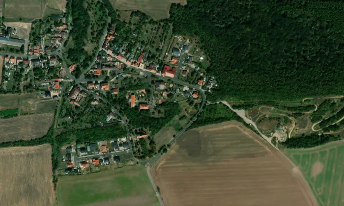 Kostel svatého Vavřince (Havraň) – letecký pohled