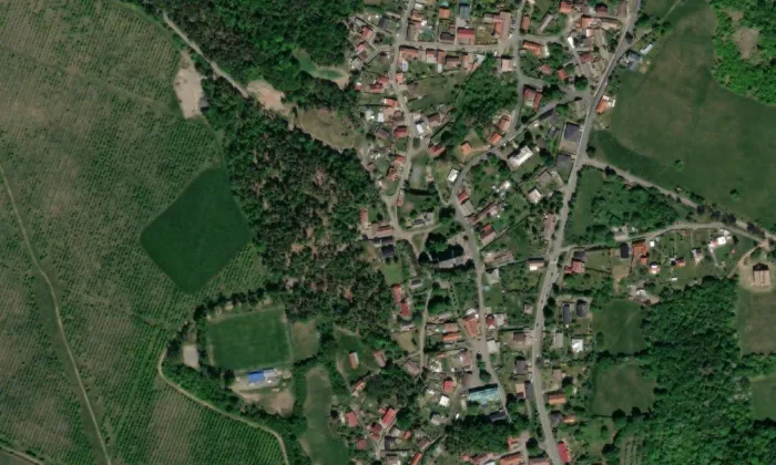 Kostel svatého Vavřince (Kaňk) – letecký pohled