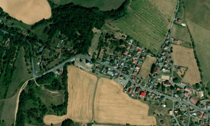 Kostel svatého Vavřince (Tatobity) – letecký pohled