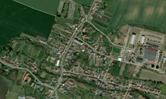 kostel Všech svatých (Dobromilice) – letecký pohled
