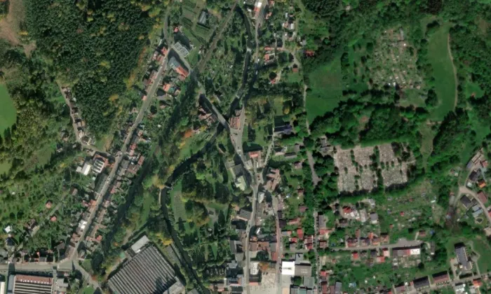 Kostel Všech svatých (Hronov) – letecký pohled