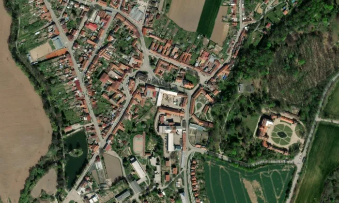 Kostel Všech svatých (Rájec) – letecký pohled
