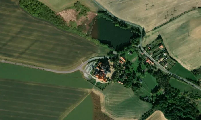 kostel Zvěstování Panny Marie v Mariánském Týnci – letecký pohled