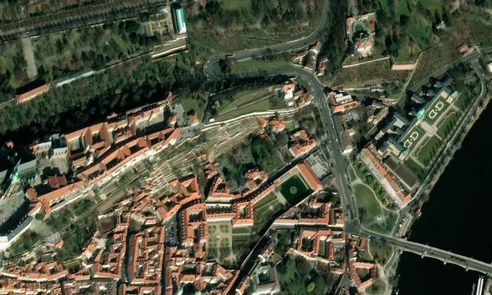 Malý Fürstenberský palác – letecký pohled