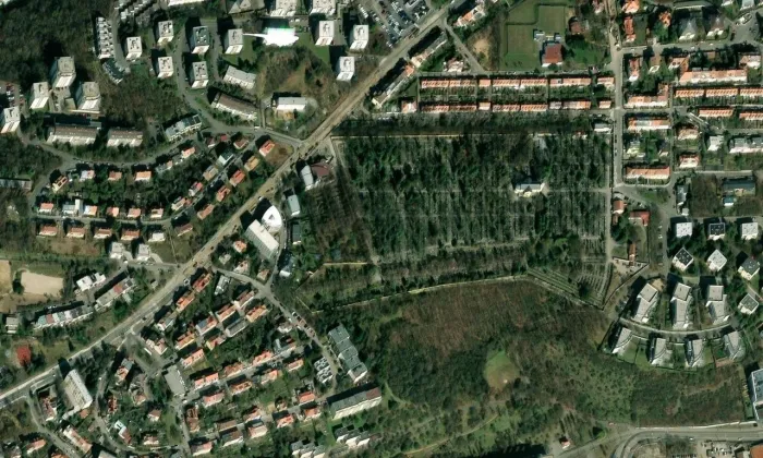Modlitebna Církve adventistů sedmého dne – letecký pohled