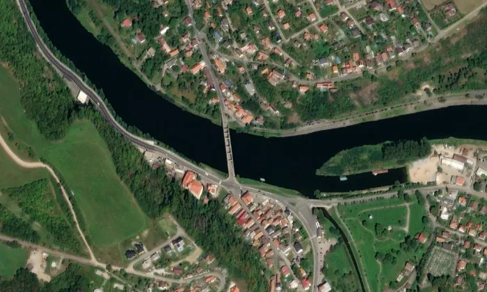 most Dr. Edvarda Beneše – letecký pohled