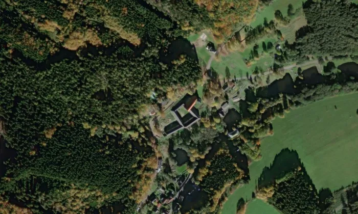 Pivoňský klášter – letecký pohled