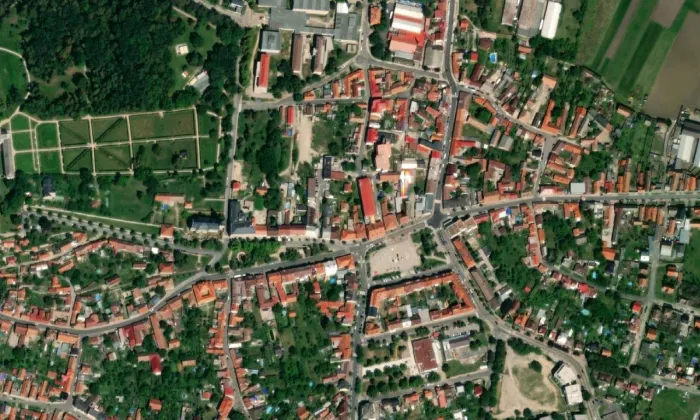 Starý kostel svatého Jana Křtitele (sv. Barbory) – letecký pohled
