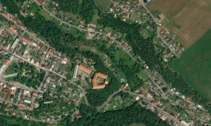 zámek Bělá pod Bezdězem – letecký pohled