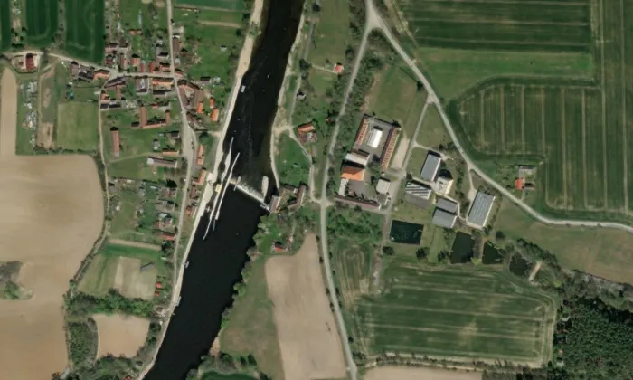 Zámek Hněvkovice – letecký pohled