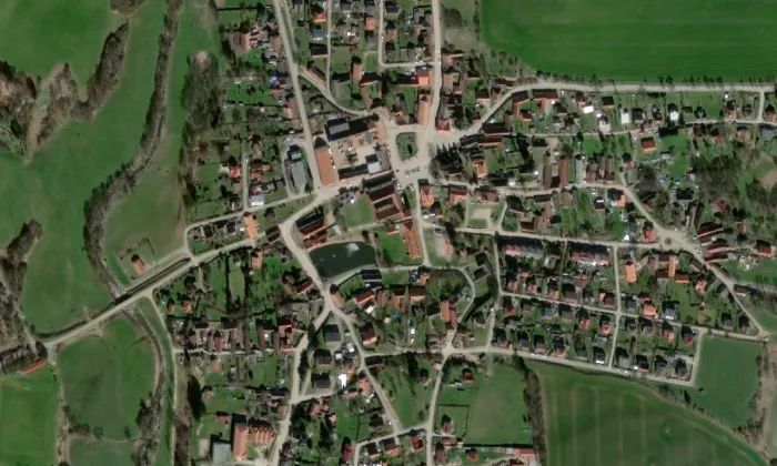 zámek Louňovice pod Blaníkem – letecký pohled