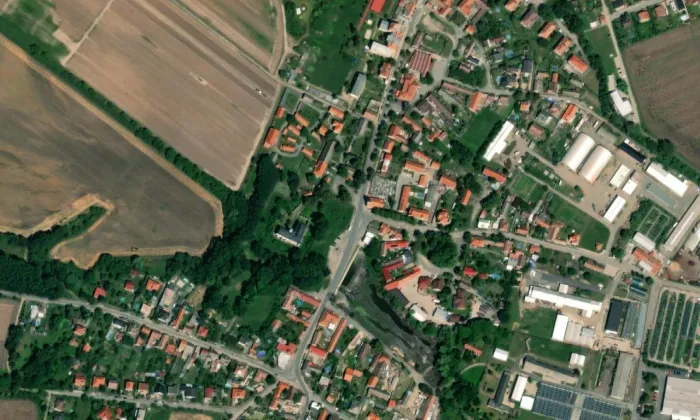 zámek Přerov nad Labem – letecký pohled