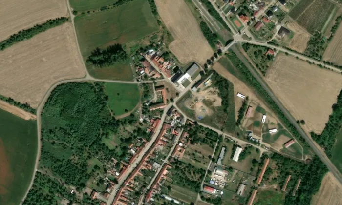 Zámek Pouzdřany – letecký pohled