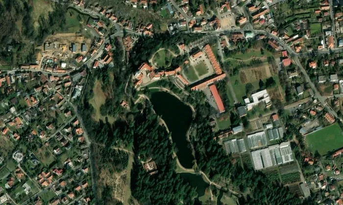 zámek Průhonice – letecký pohled