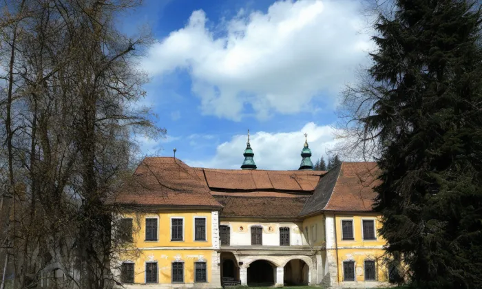 zámek Smolotely – historical