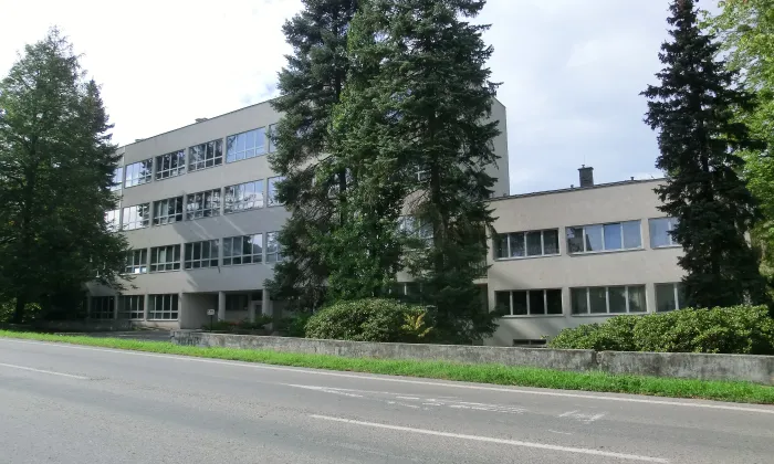 Budova Gymnázia v Českém Těšíně