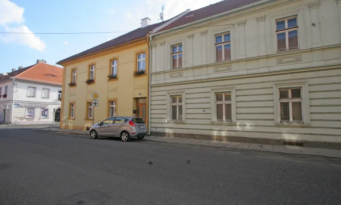 Dlouhá 18, B. Němcové 19