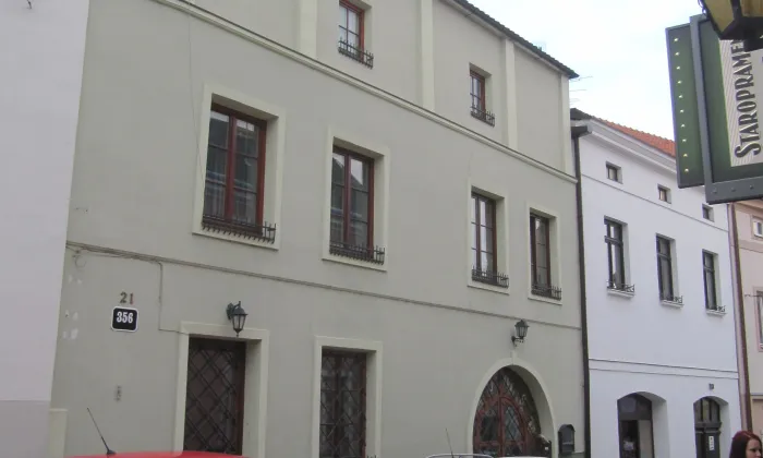 Dolní Česká 23