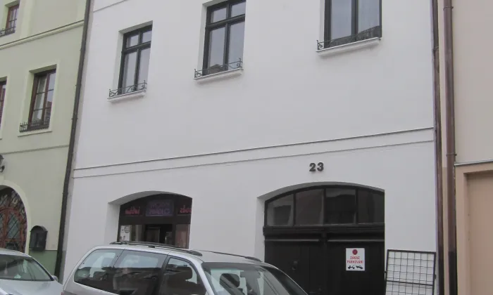 Dolní Česká 23